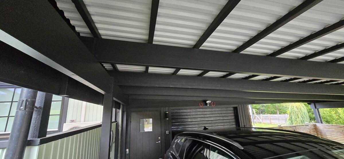 Färdigt resultat efter fasadrenovering i Skåne – NLL Måleri