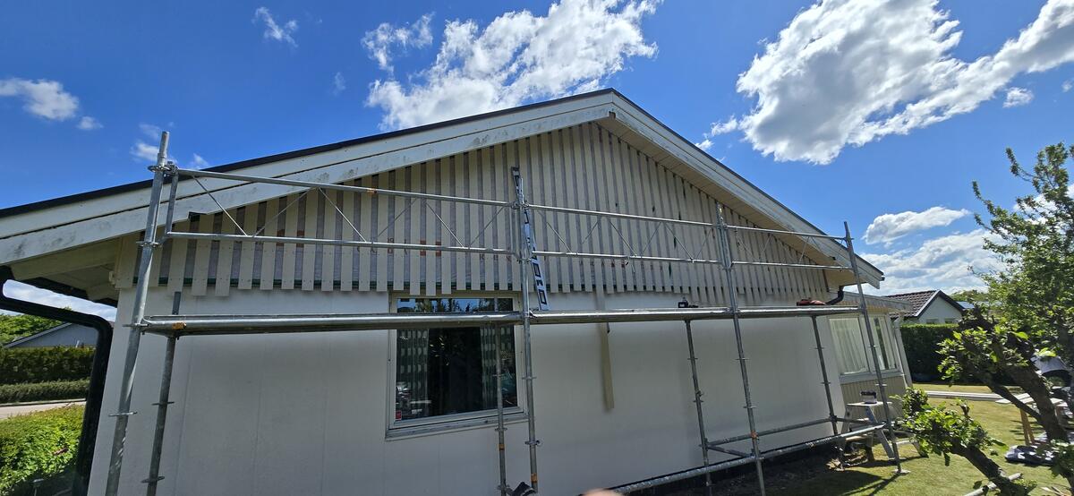 Målning av tak och väggar invändigt i Skåne – professionellt resultat