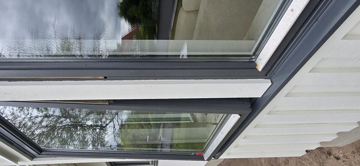 Färdigt resultat efter spackling och gipsarbete i Skåne – NLL Måleri