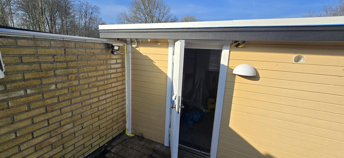 Färdigt resultat efter tegelfasadmålning i Rydebäck – NLL Måleri